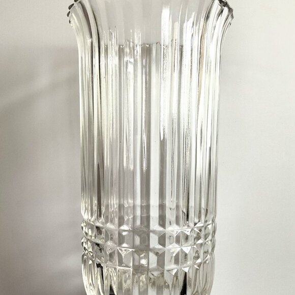 FTDA ELEGANT GLASS FLOWER VASE HEAVY THICK VINTAGE 1986 - Picture 3 of 9
